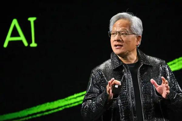 胡锡进 :被华为的强大惊吓了,美国使出最后的毒计 第2张 胡锡进 :被华为的强大惊吓了,美国使出最后的毒计 第2张