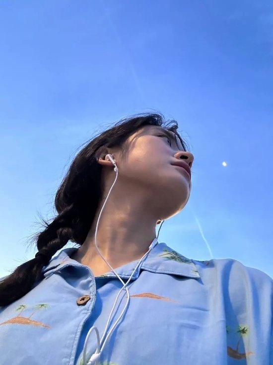 很羡慕，沈月的松弛感  第7张